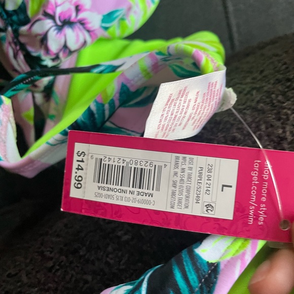 Bikini - Picture 3 of 4